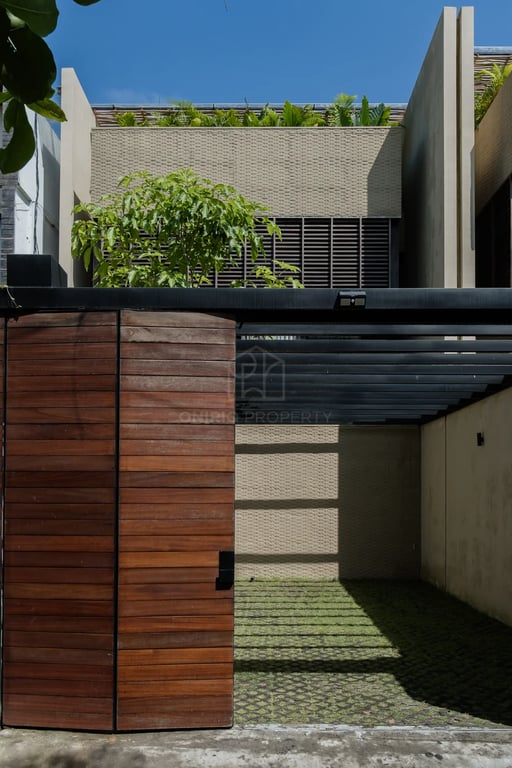Oniriq Property