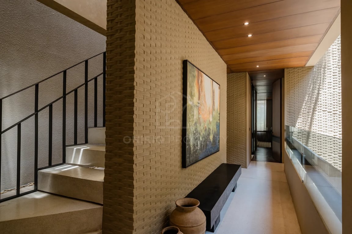Oniriq Property