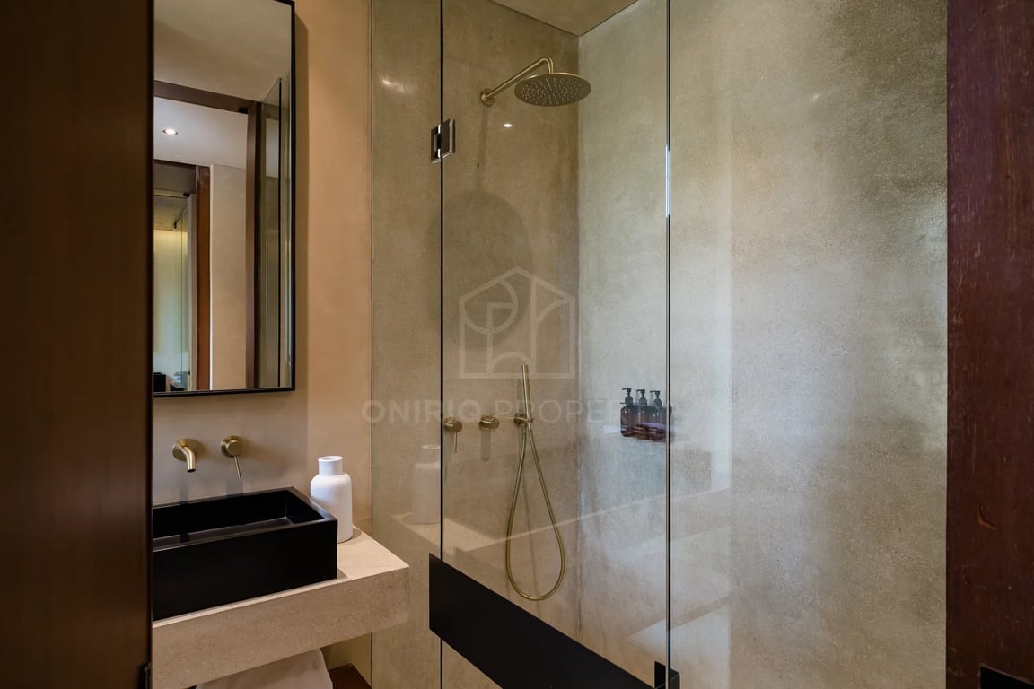 Oniriq Property