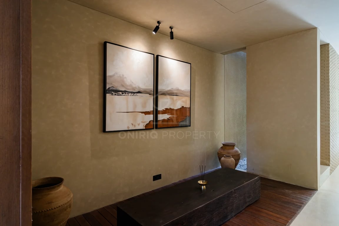 Oniriq Property