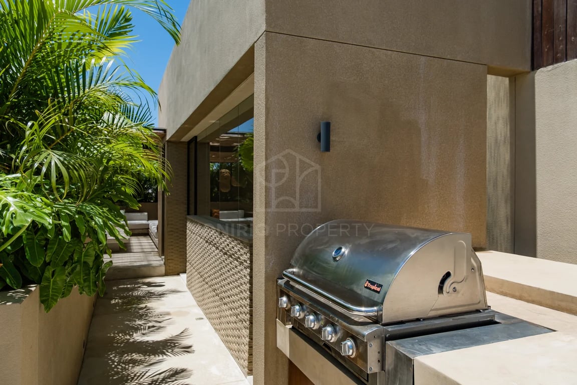 Oniriq Property