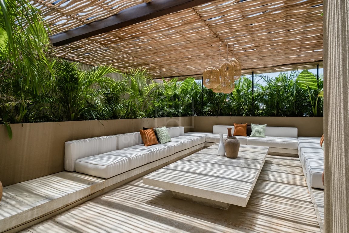 Oniriq Property