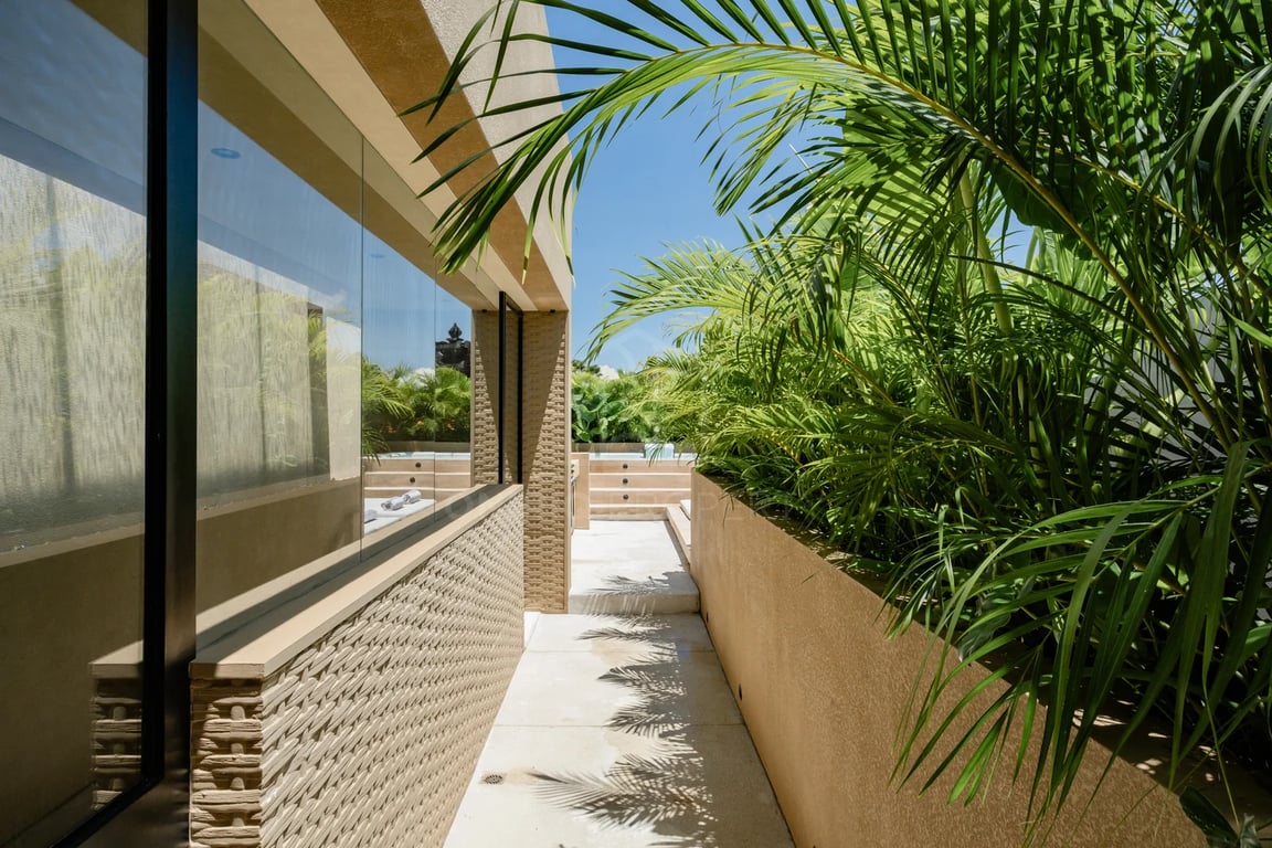 Oniriq Property