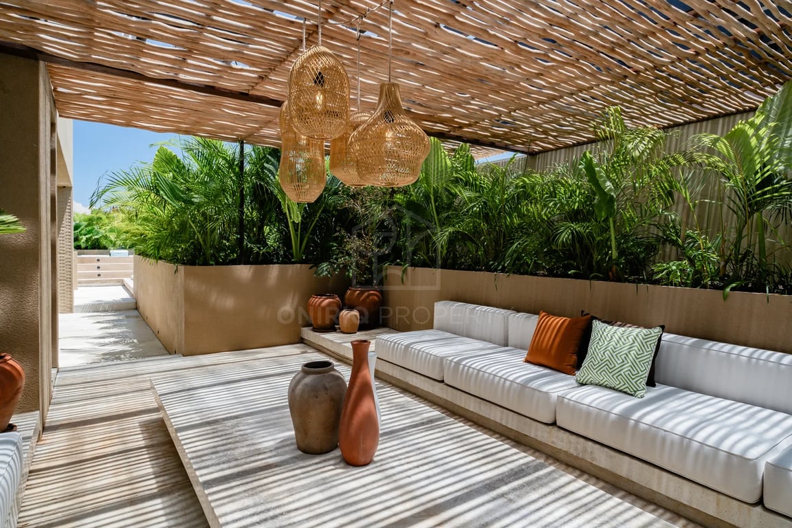 Oniriq Property