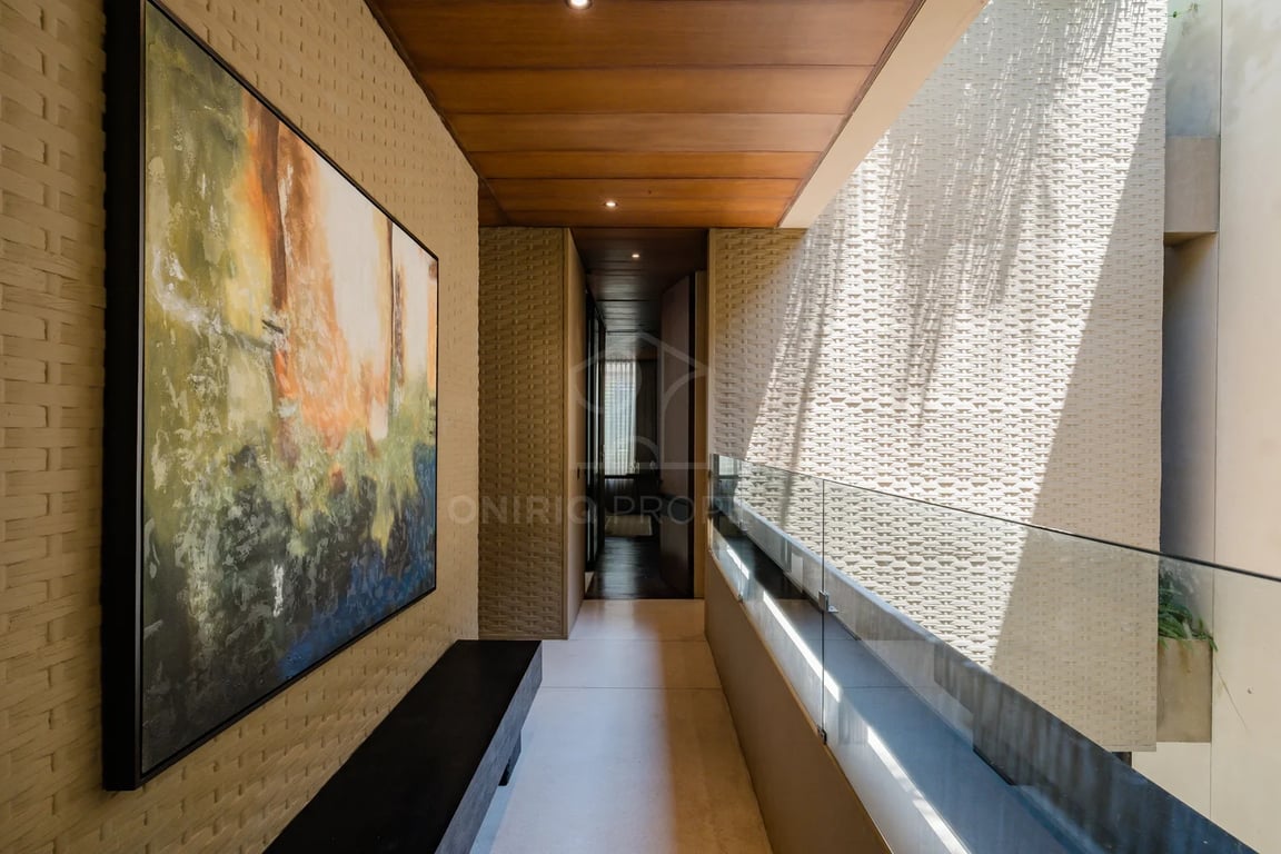 Oniriq Property