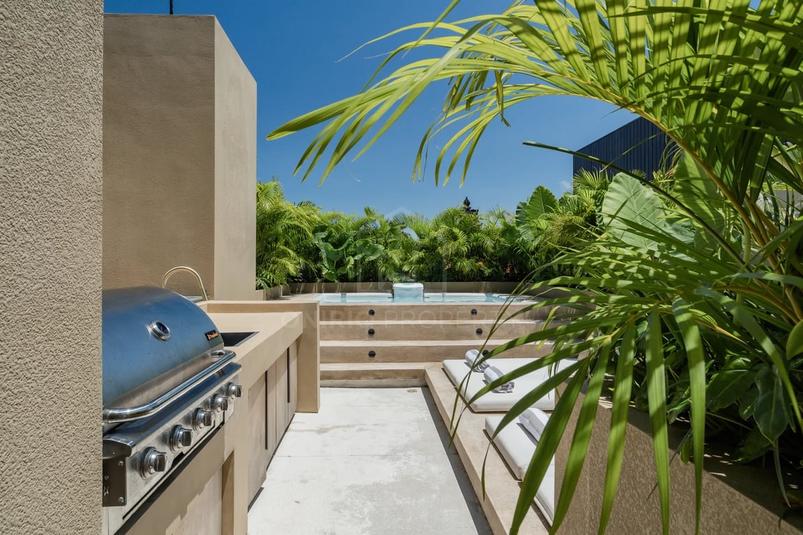 Oniriq Property