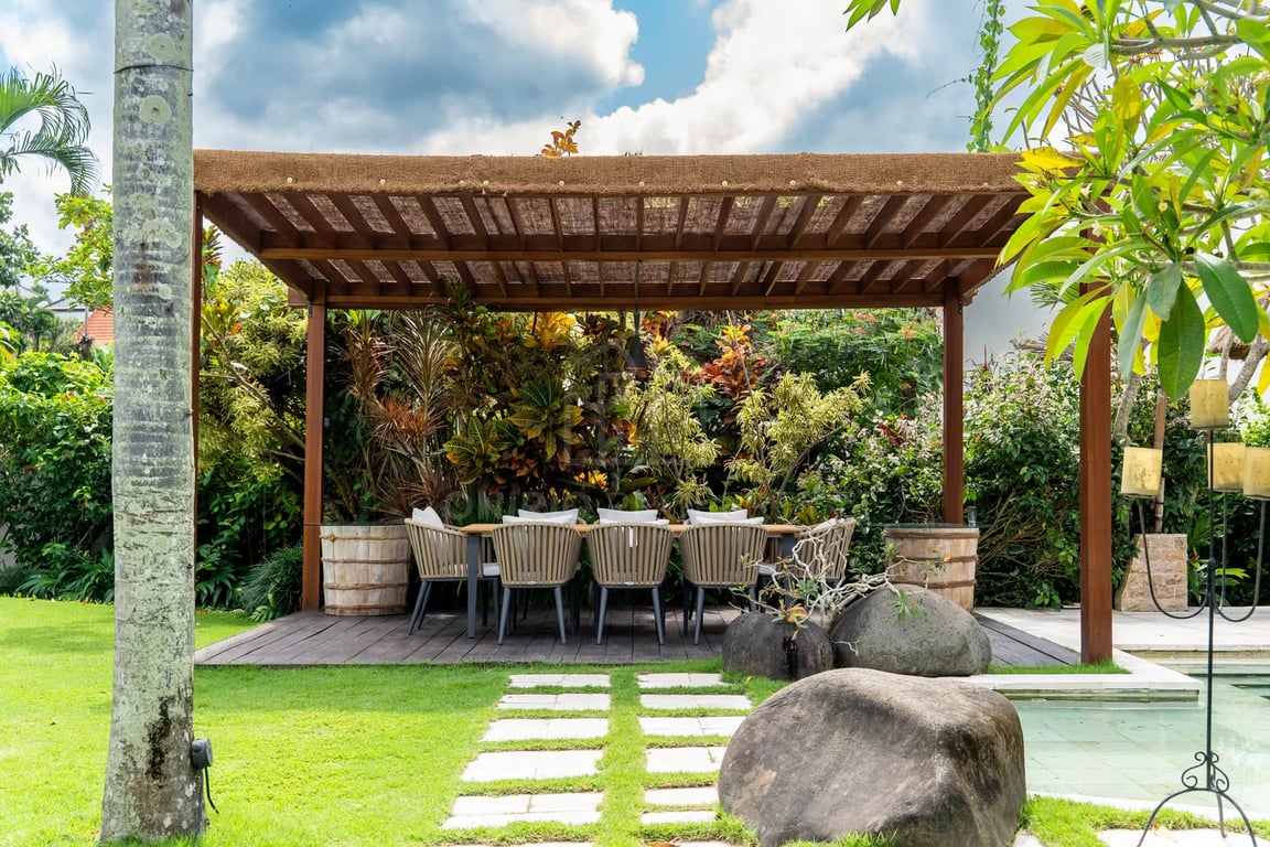 Oniriq Property