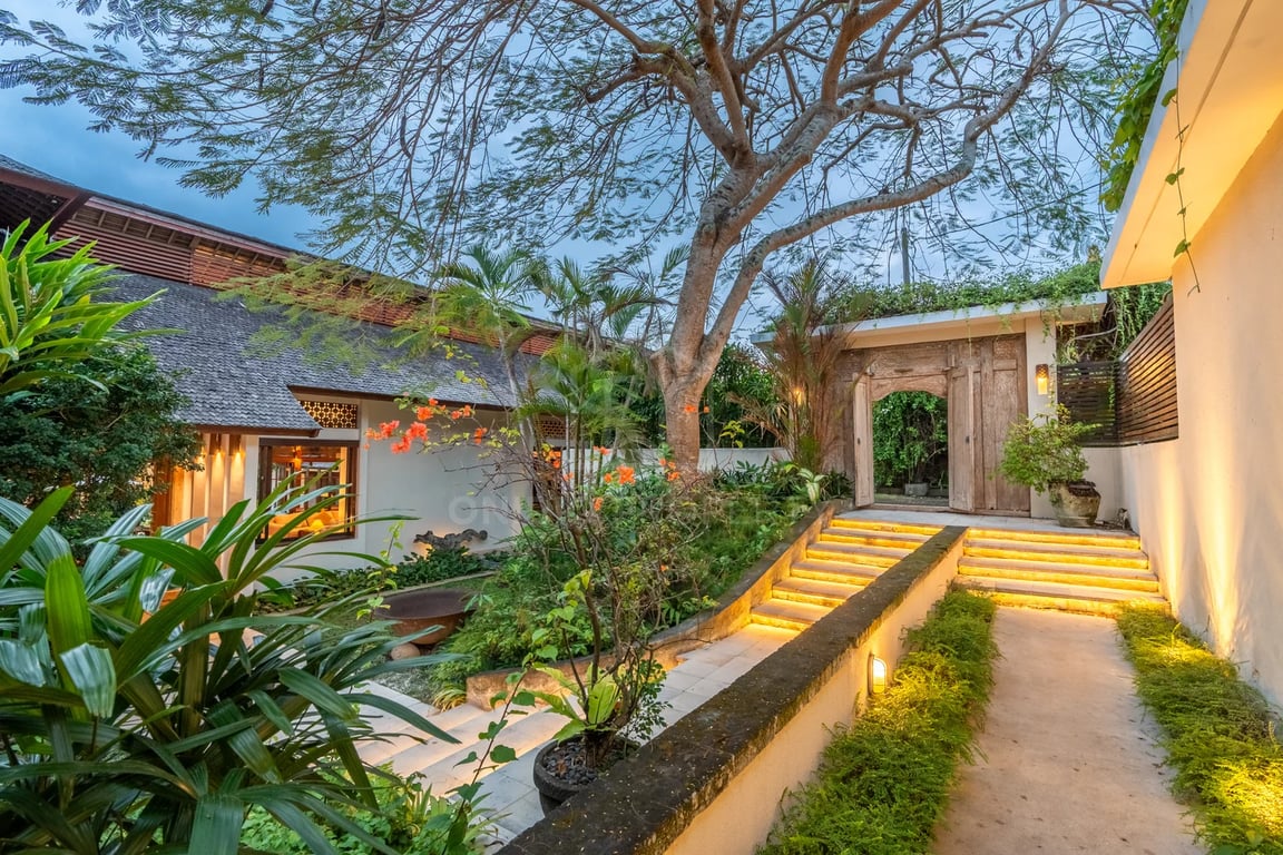 Oniriq Property