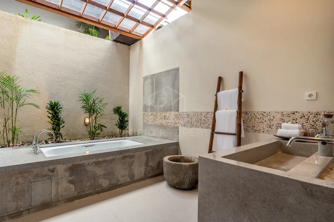 Oniriq Property