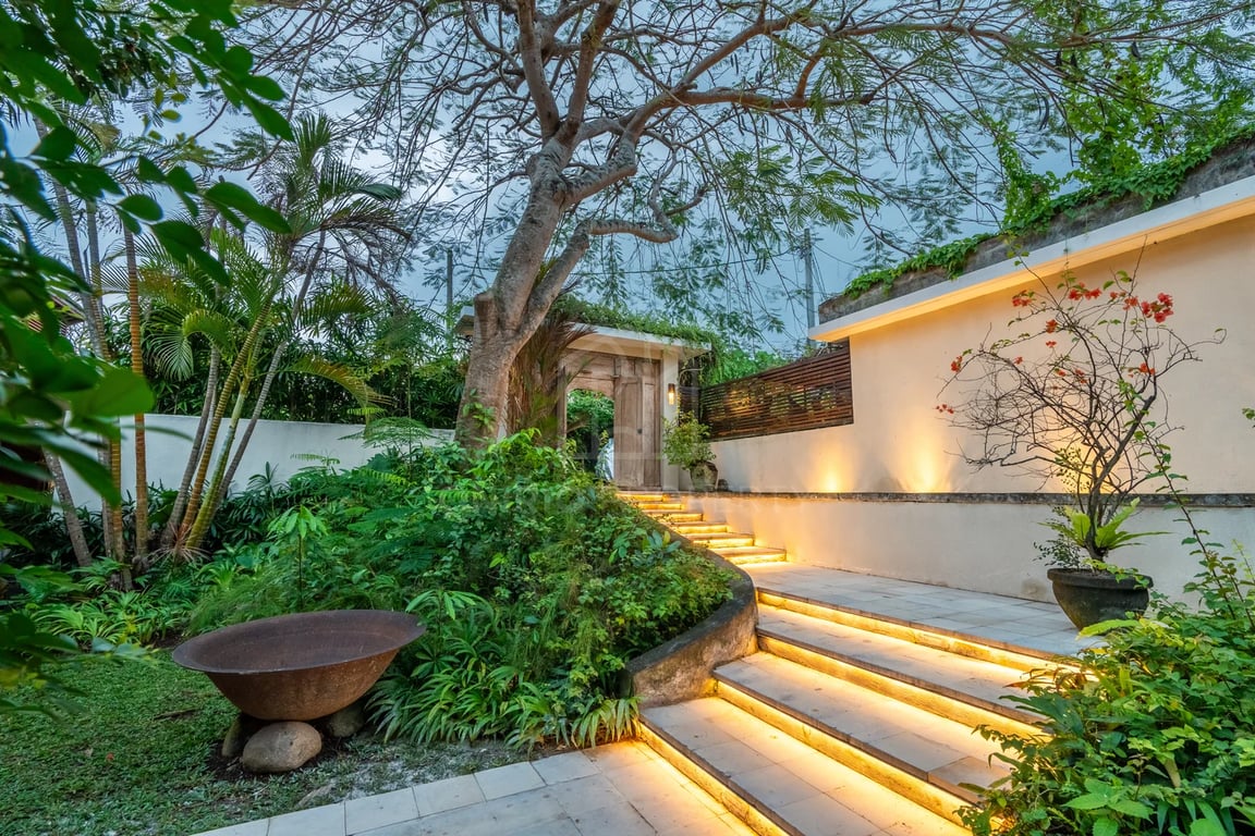 Oniriq Property