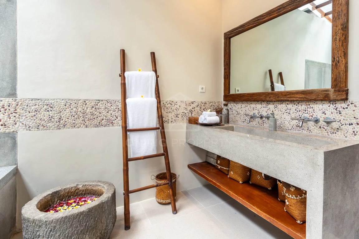 Oniriq Property
