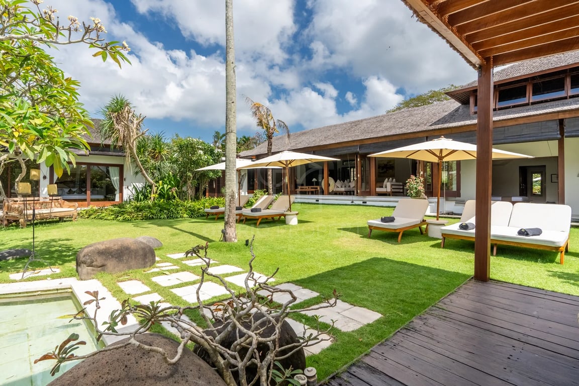 Oniriq Property