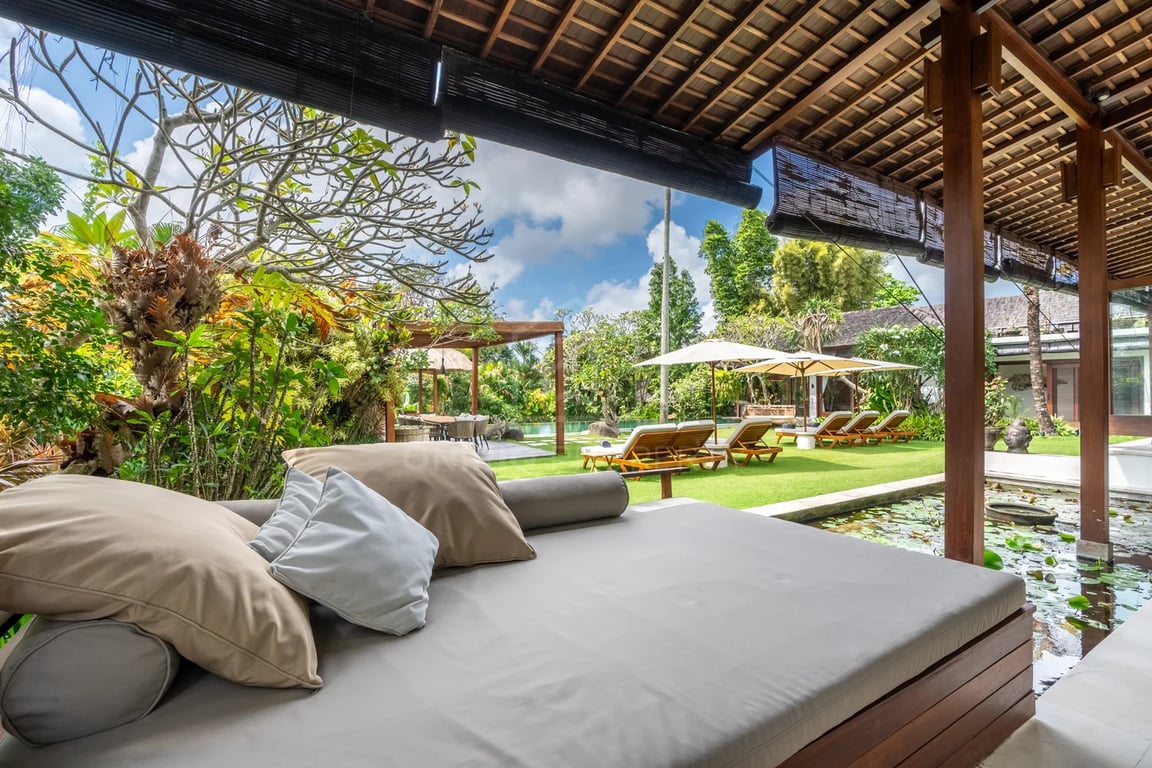 Oniriq Property