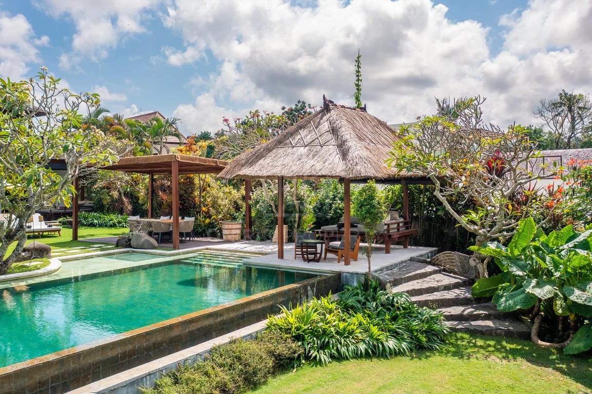 Oniriq Property