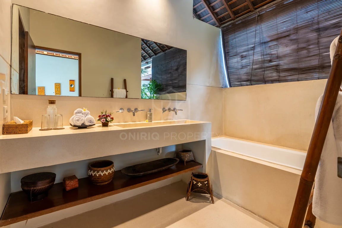 Oniriq Property