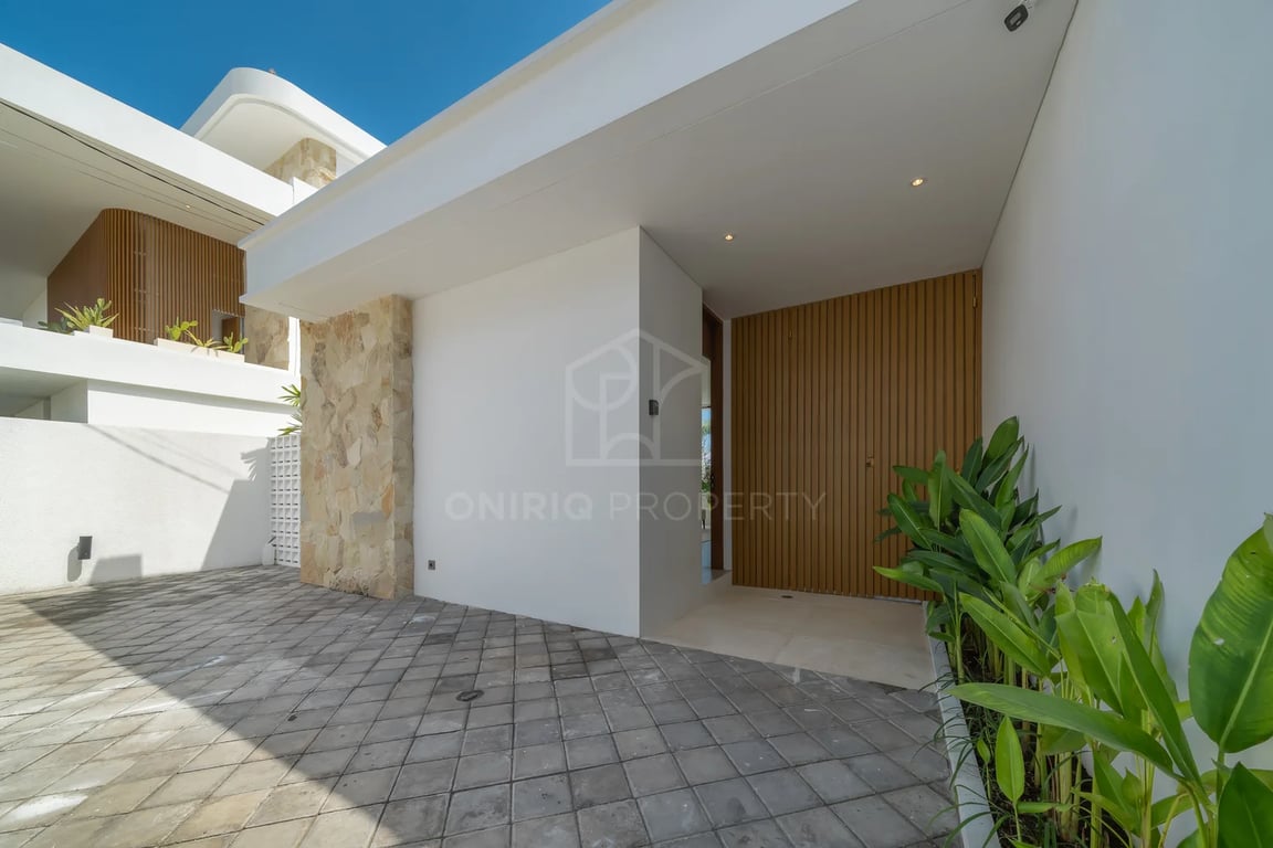 Oniriq Property