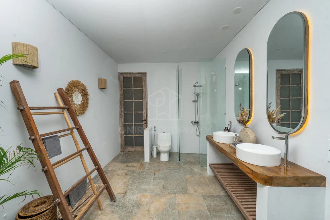 Oniriq Property