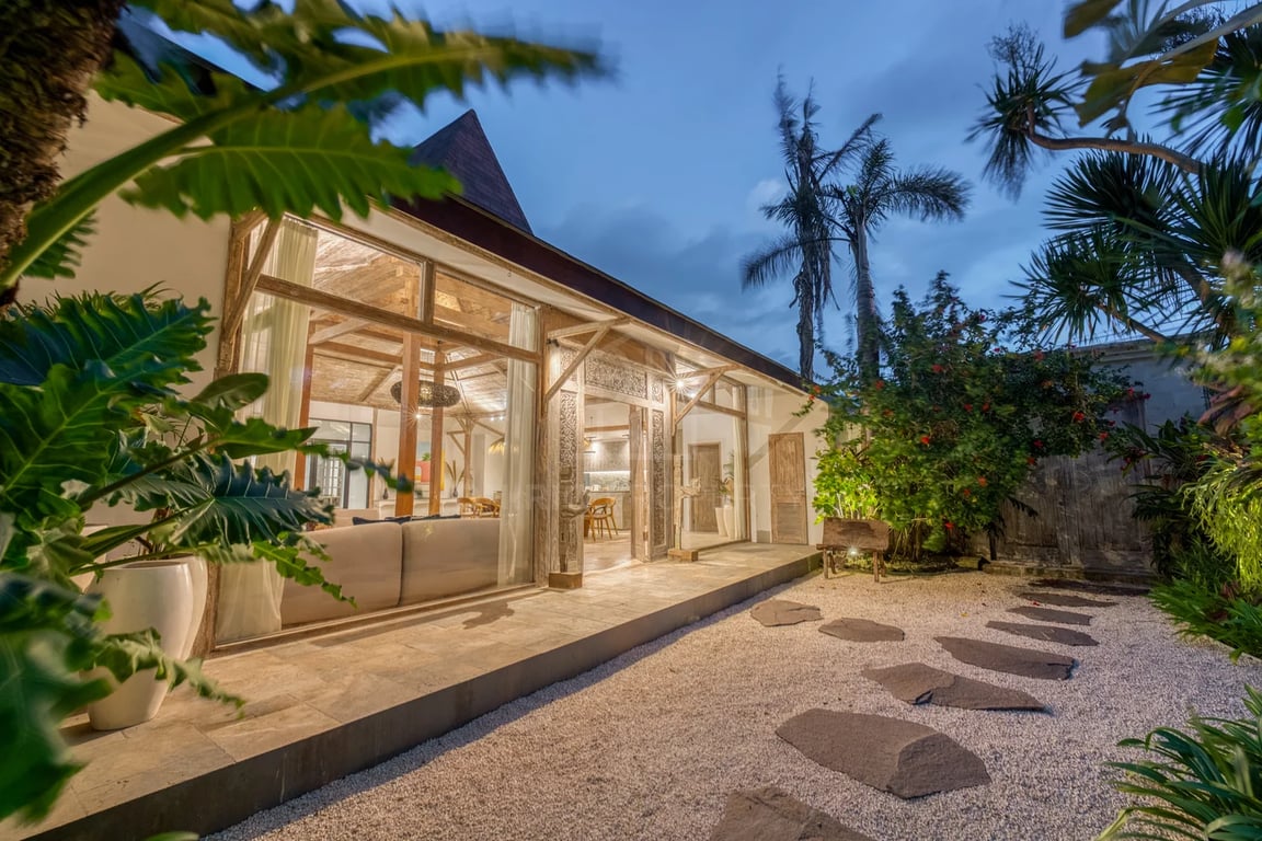 Oniriq Property