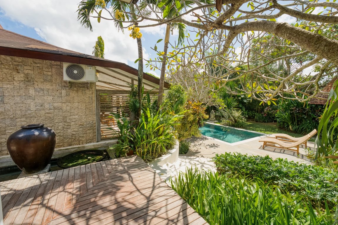 Oniriq Property