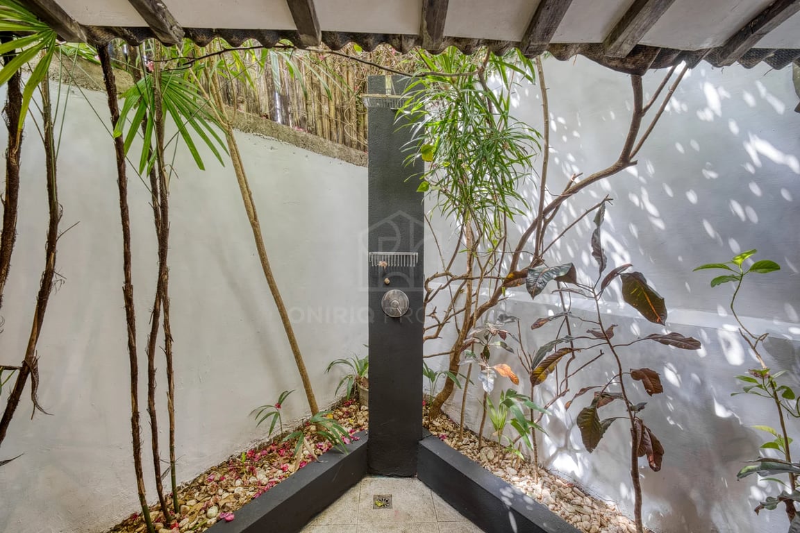 Oniriq Property