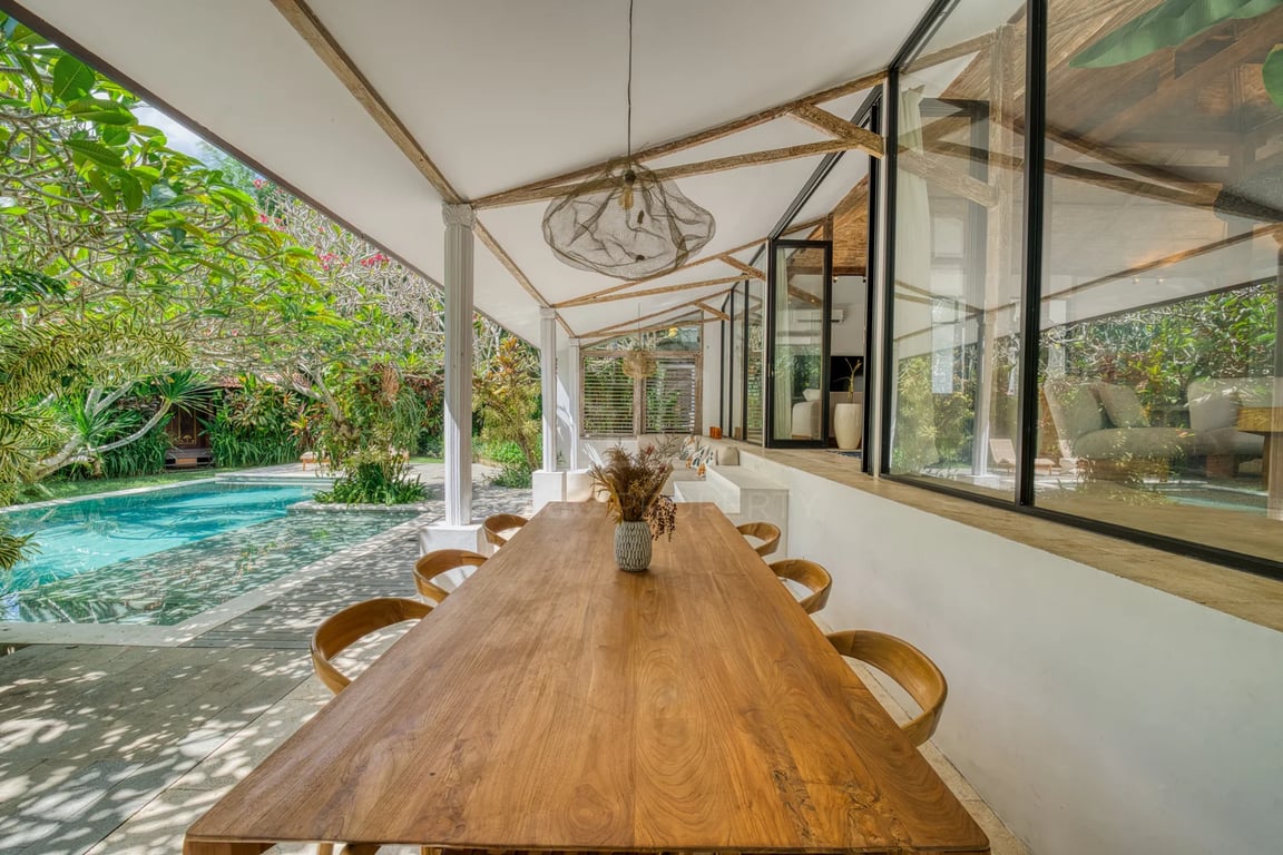 Oniriq Property