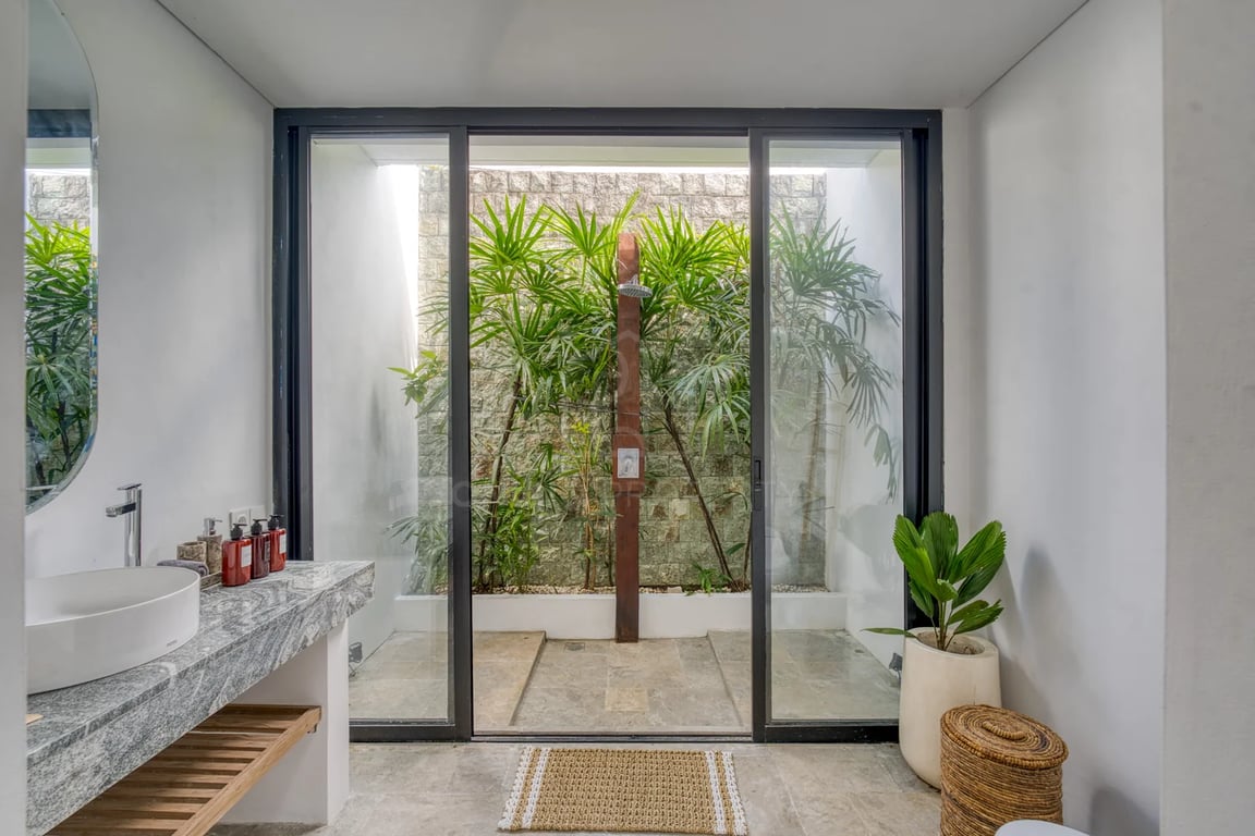 Oniriq Property