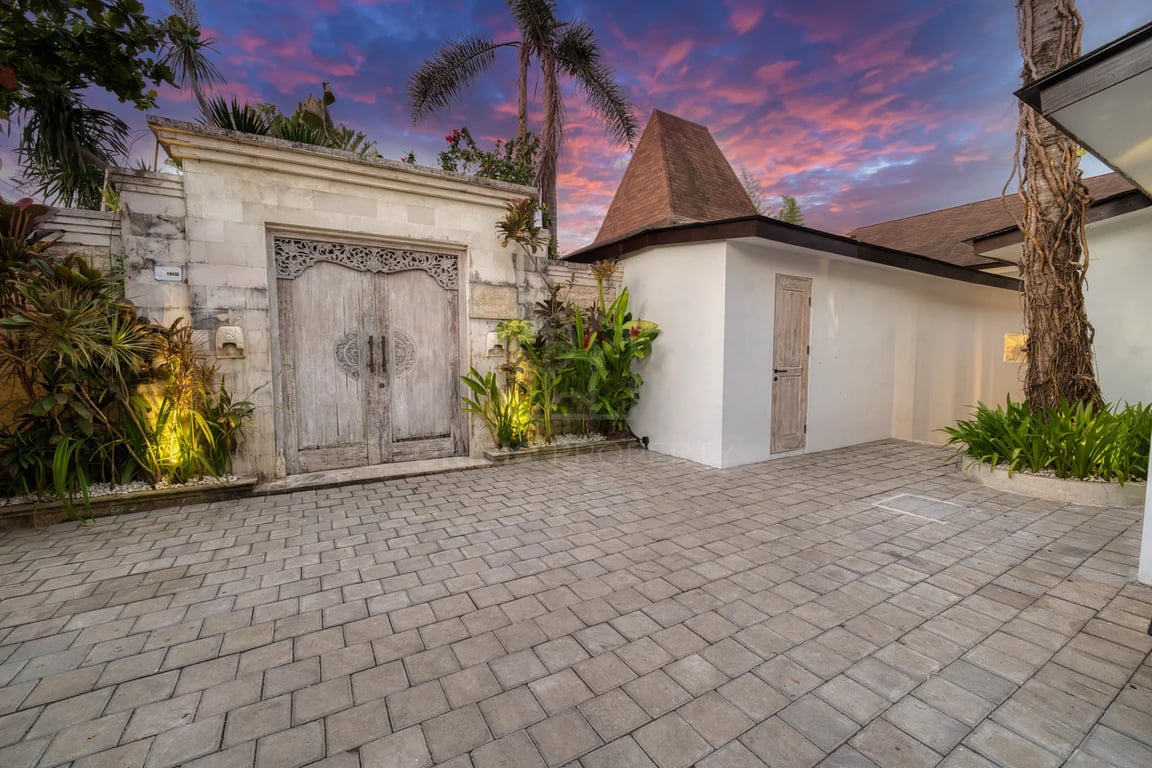 Oniriq Property