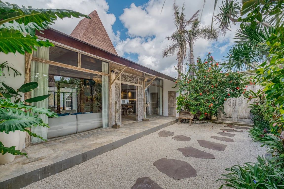 Oniriq Property