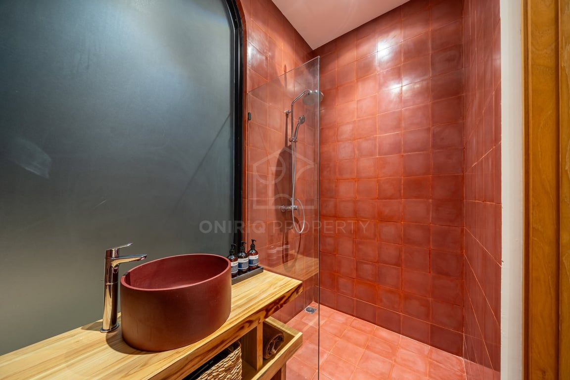 Oniriq Property