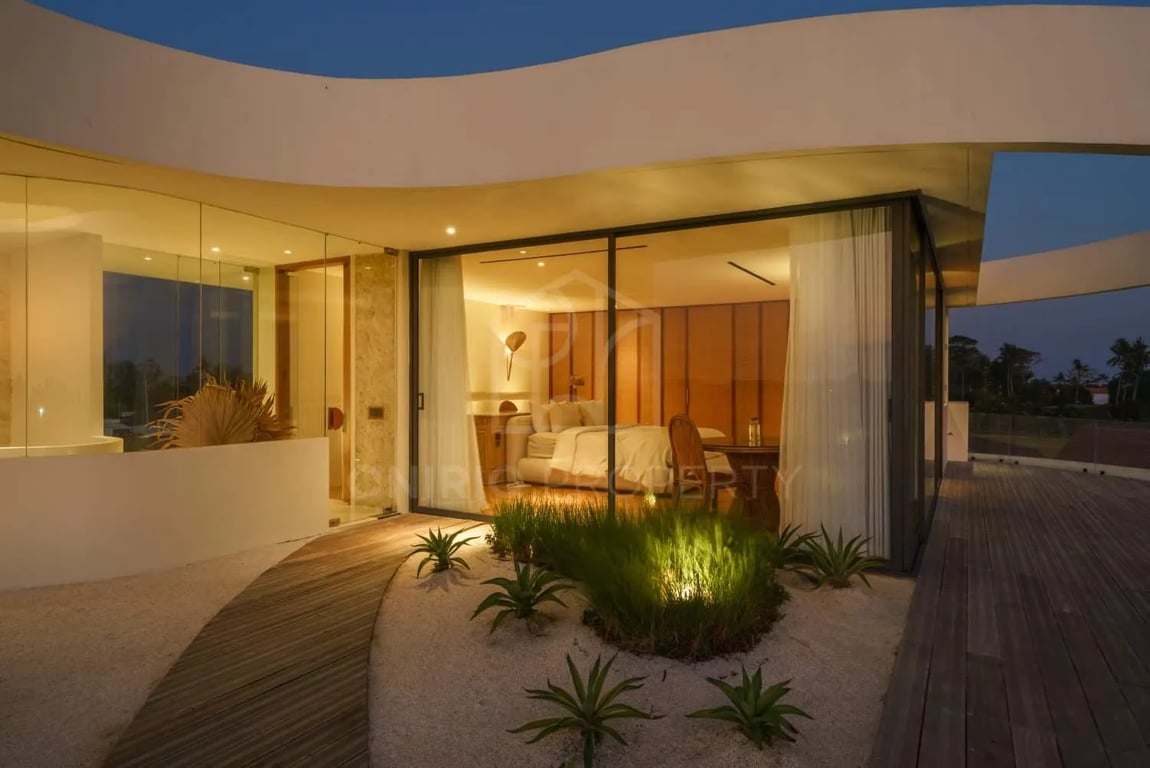 Oniriq Property