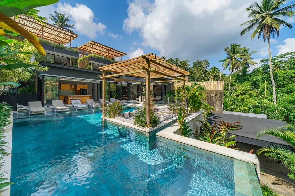 Oniriq Property