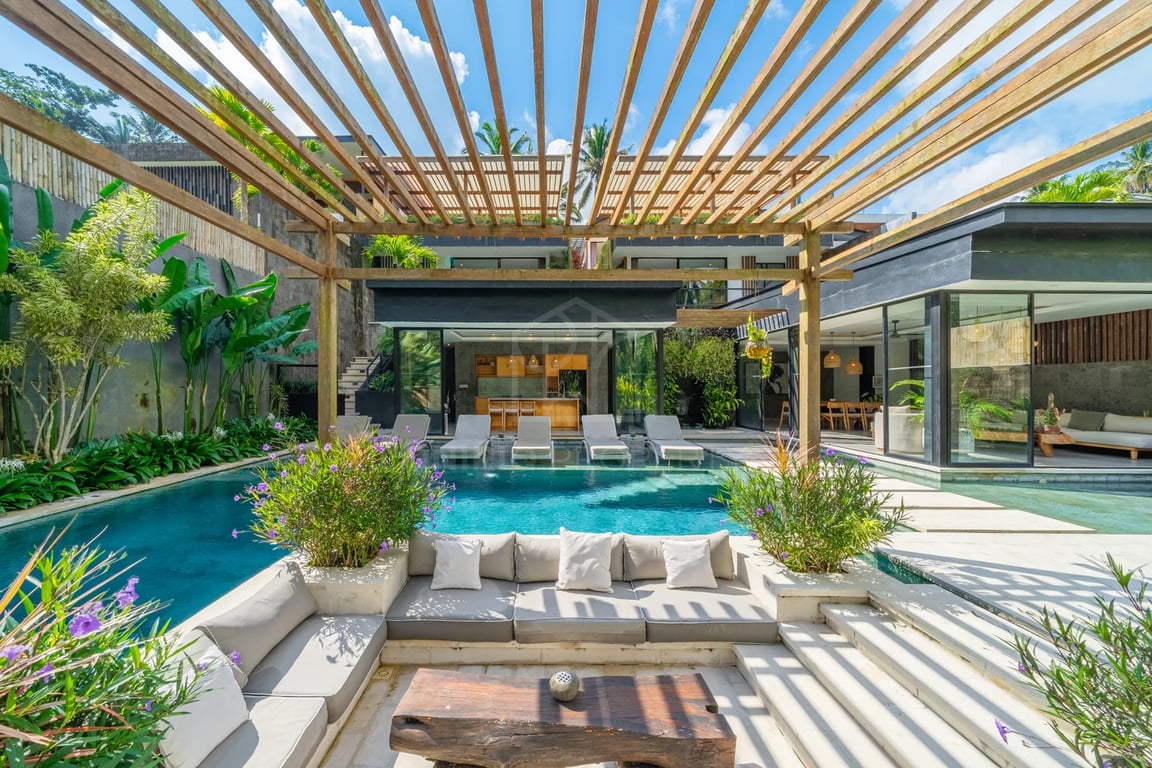 Oniriq Property
