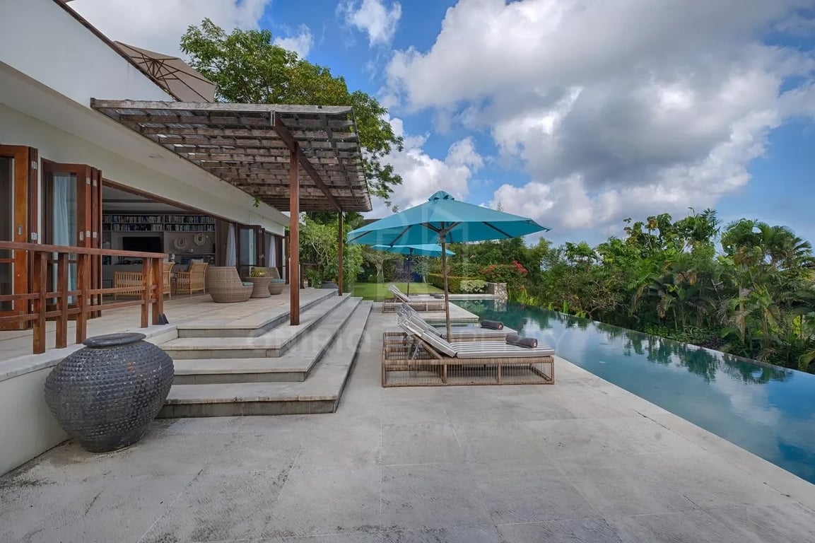 Oniriq Property