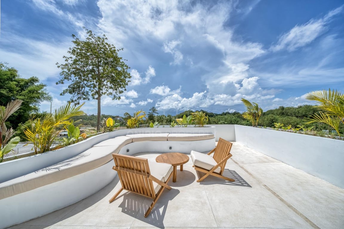 Oniriq Property