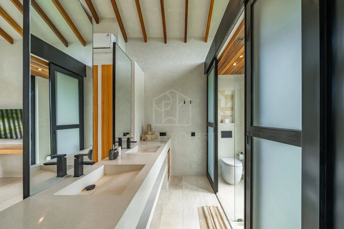 Oniriq Property