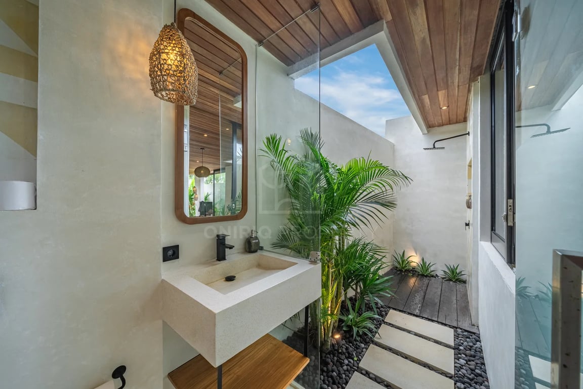 Oniriq Property