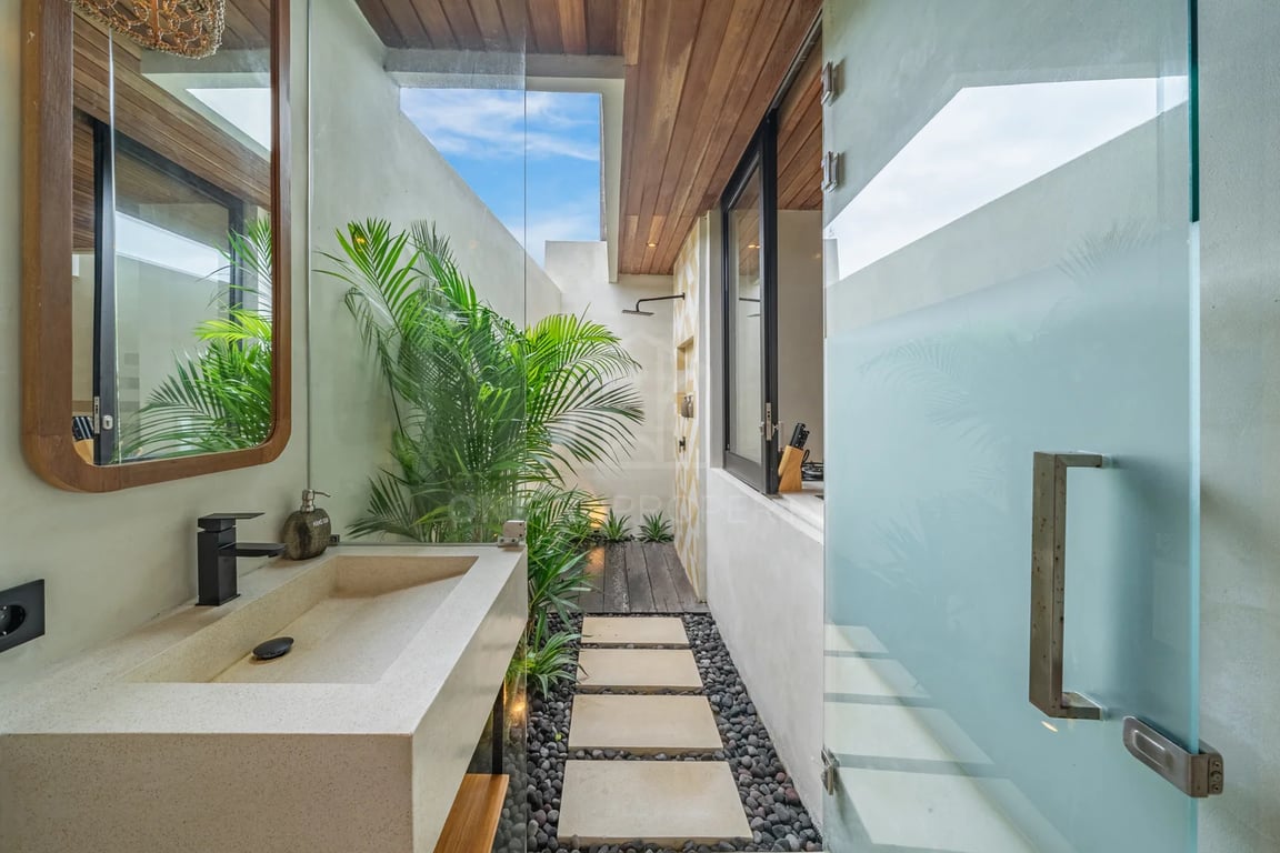 Oniriq Property