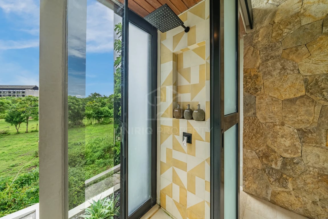 Oniriq Property