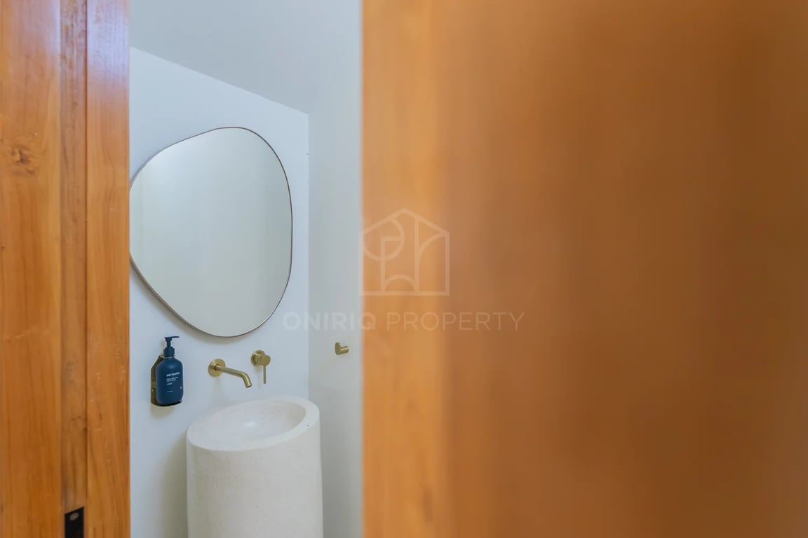 Oniriq Property