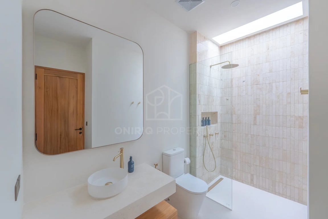 Oniriq Property