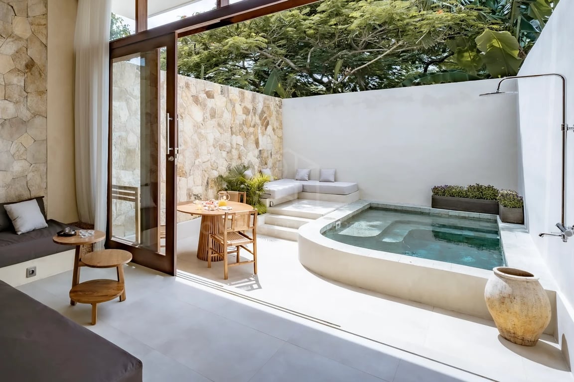 Oniriq Property