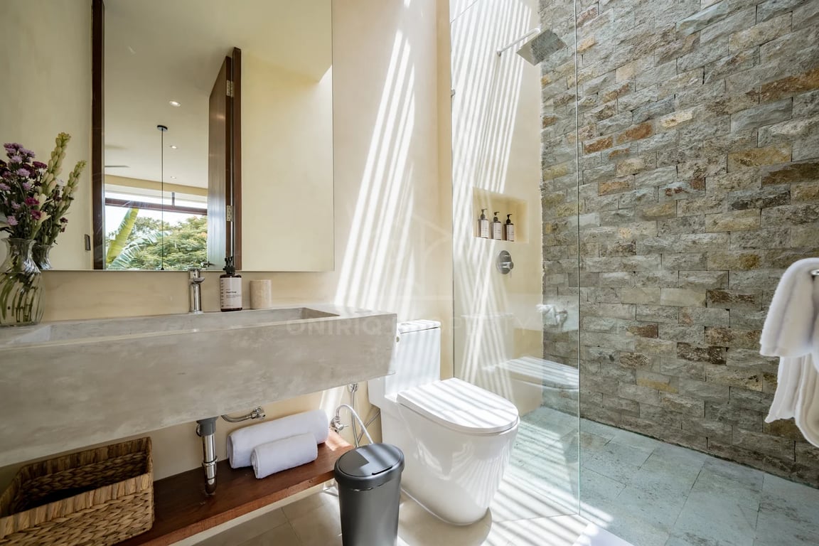 Oniriq Property