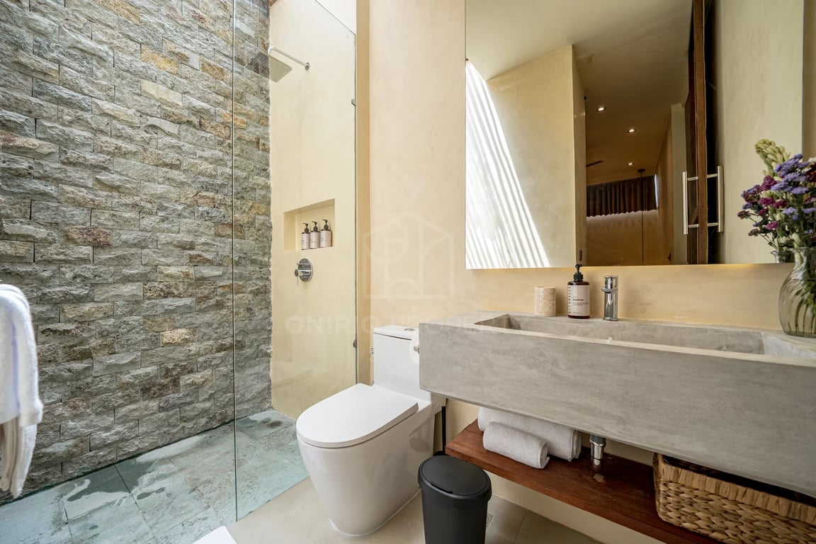 Oniriq Property