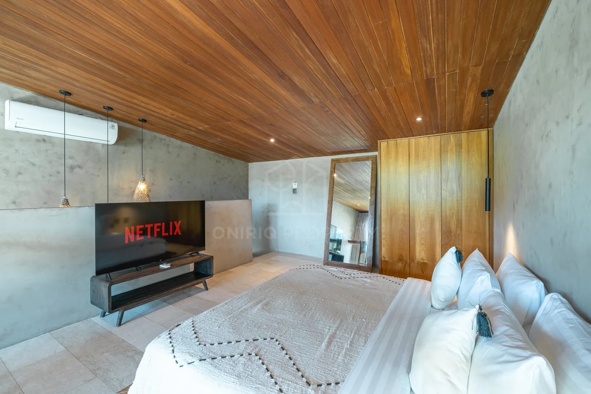 Oniriq Property