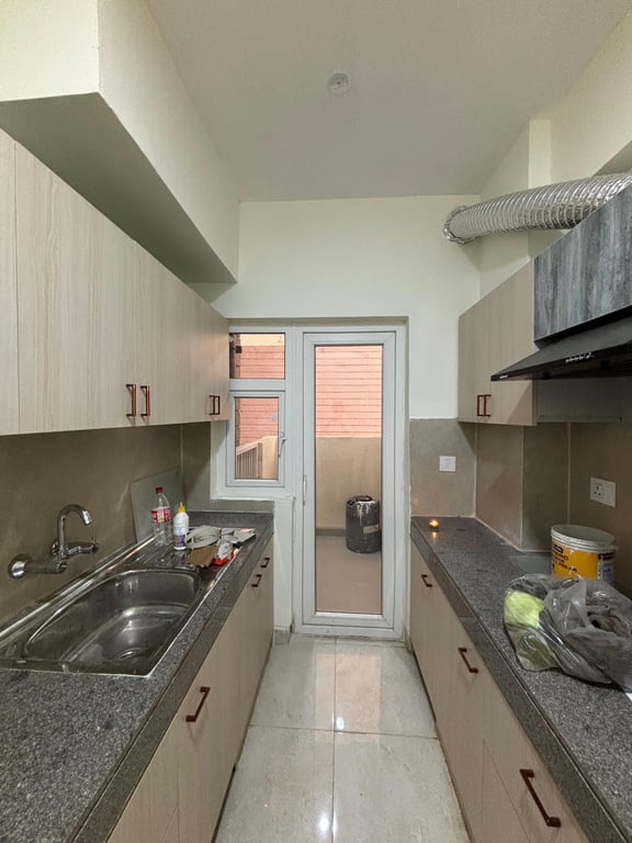 Newly built semi furnished 2BHK flat for rent in eldeco acllaim sohna gurgaon haryana thumbnail 2