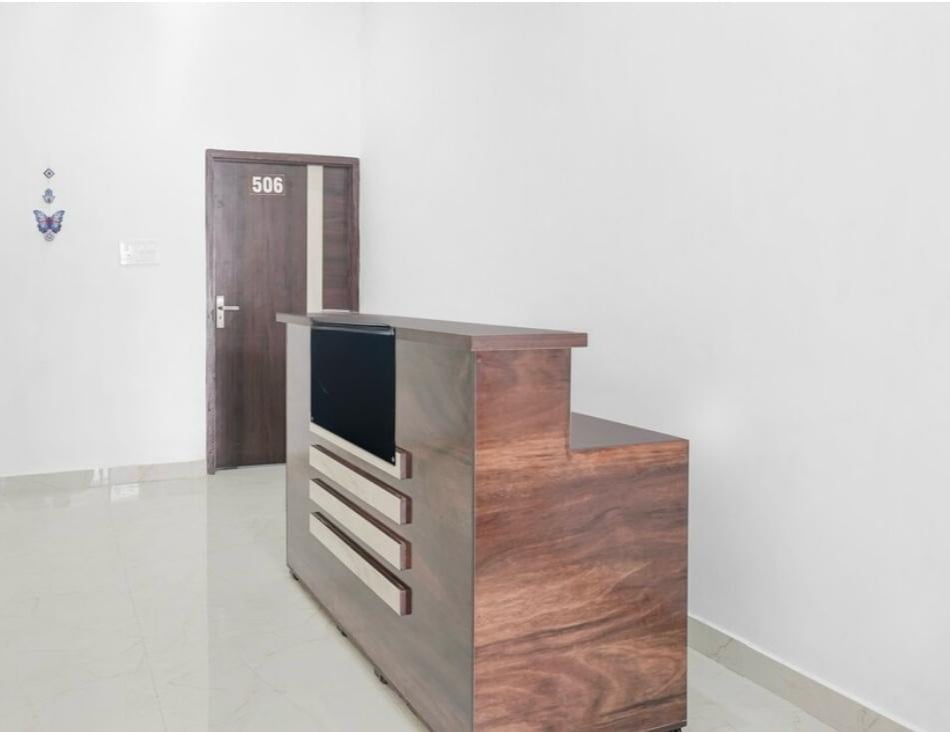 6 Bedroom Housewth attached bathroom Main Shivala Road Amritsar,canused as offices, acedmy,PG ,GYM . thumbnail 9