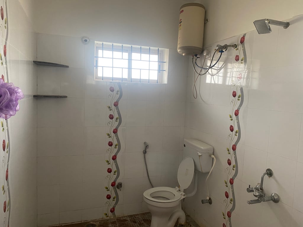 2.5 bhk independent floor house on rent in Shantinagar Bangalore thumbnail 3