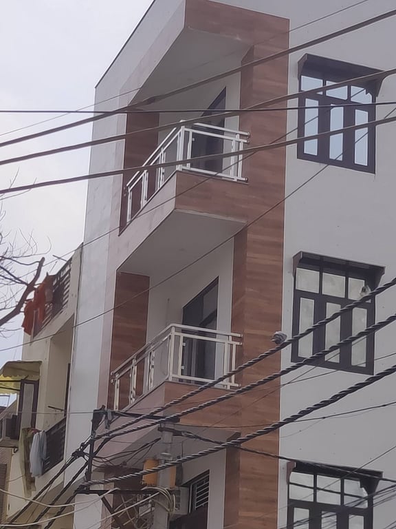 2 BHK First floor Dwarka Mor thumbnail 1