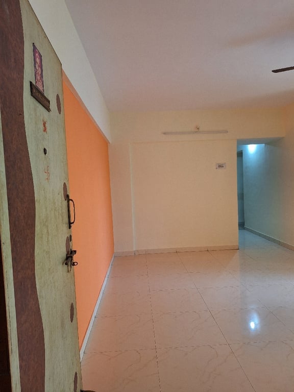 2BHK Spacious Airy Semi Furnished Flat available for Rent near Magarpatta City