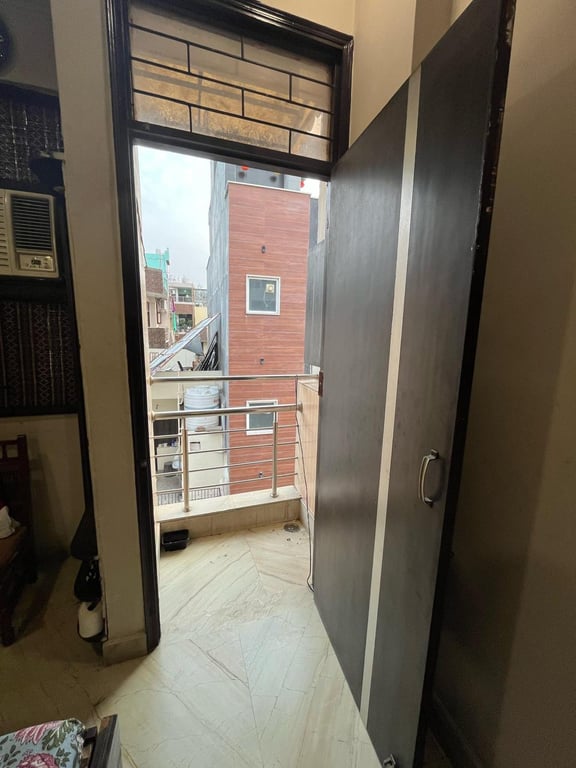 2 BHK in Rohini sec 8 thumbnail 2